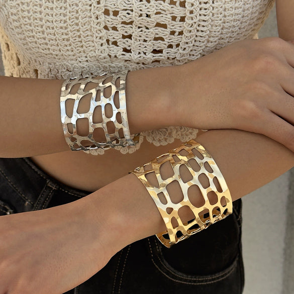 Wholesale Fashion Metal Hollow Exaggerated Opening Alloy Bracelet For Women With Geometric Design
