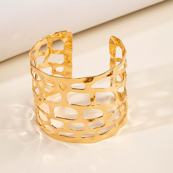Wholesale Fashion Metal Hollow Exaggerated Opening Alloy Bracelet For Women With Geometric Design
