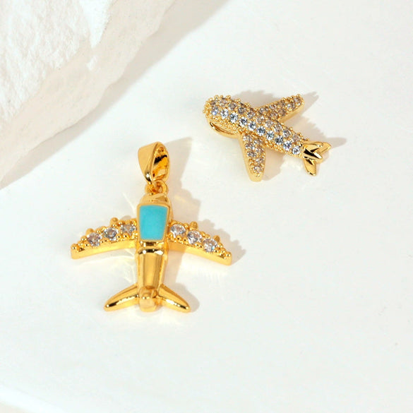 Wholesale Fashion Minimalist Aircraft Pendant Accessories Made Of Copper With 18K Gold Plated Electroplating