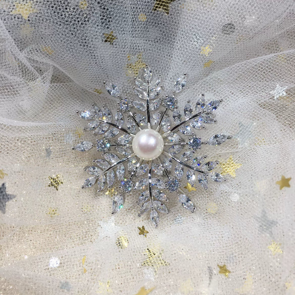Wholesale Fashion Ol Style Copper Natural Freshwater Pearl Snowflake Zircon Brooch For Women