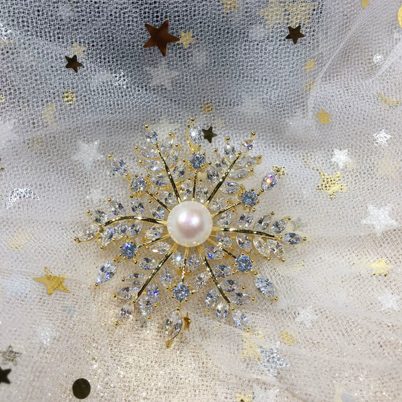 Wholesale Fashion Ol Style Copper Natural Freshwater Pearl Snowflake Zircon Brooch For Women