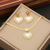 Wholesale Fashion Pearl Love Stainless Steel Clavicle Chain With Heart Pattern And Electroplating Treatment For Women