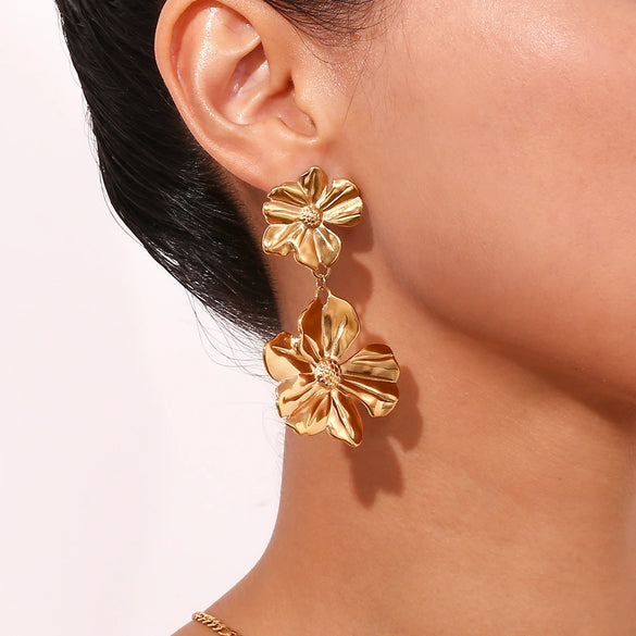 Wholesale Fashion Retro Elegant Women's Stainless Steel Geometric And Flower Splicing 18K Gold Plated Earrings