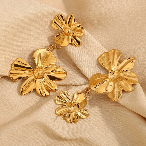 Wholesale Fashion Retro Elegant Women's Stainless Steel Geometric And Flower Splicing 18K Gold Plated Earrings