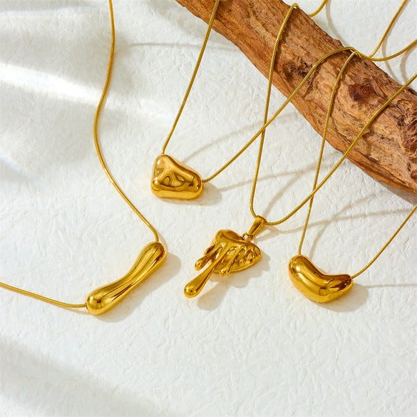 Wholesale Fashion Retro Gold Plated Stainless Steel Geometric Heart Shape Pendant Snake Bone Chain Necklace For Women