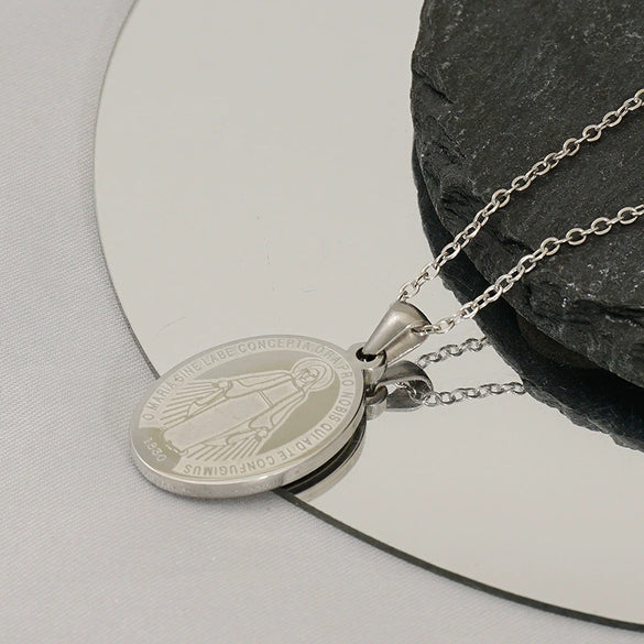 Wholesale Fashion Simple Titanium Steel Geometric Oval Pendant Necklace Jewelry With Electroplating