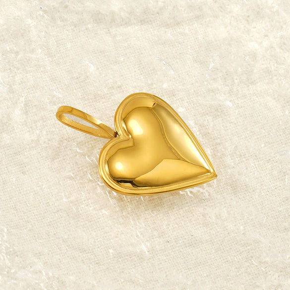 Wholesale Fashion Stainless Steel Love Pendant Peach Heart Necklace With Electroplating For Men And Women