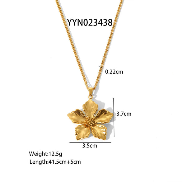 Wholesale Fashion Stainless Steel Necklace With Heart Shaped Love Pendant Light Luxury Style Pvd Furnace Real Gold Electroplated For Women