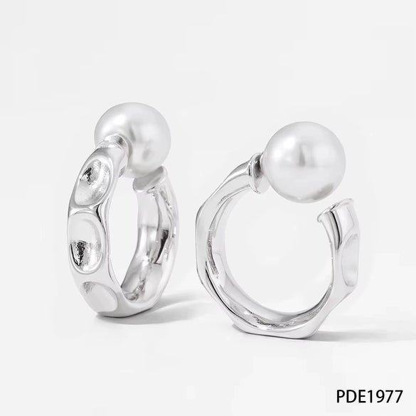 Wholesale Fashion Stainless Steel Pearl Earrings With Geometric Design And Electroplating For Women