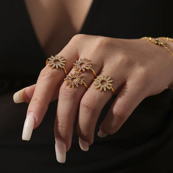 Wholesale Fashion Stainless Steel Sunflower Necklace Bracelet Ring Set With 18K Gold Electroplating