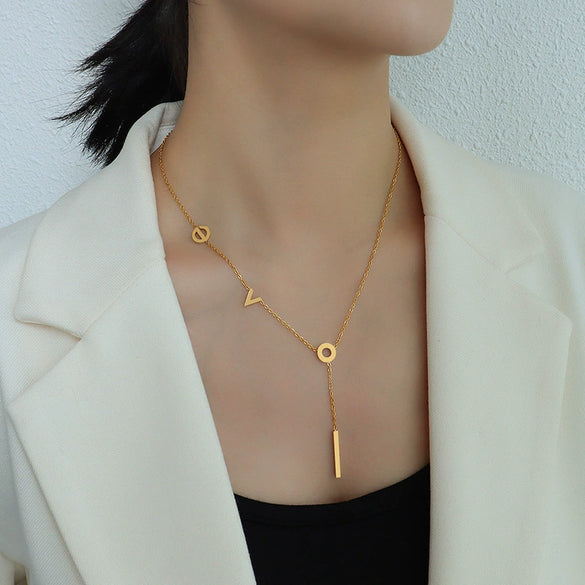 Wholesale Fashion Titanium Steel Electroplated 18K Gold Love Letter Pendant Clavicle Necklace For Women