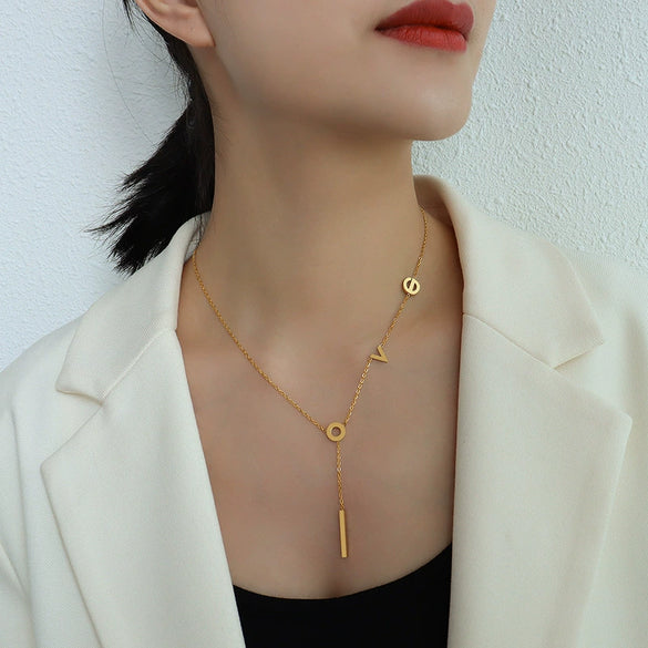 Wholesale Fashion Titanium Steel Electroplated 18K Gold Love Letter Pendant Clavicle Necklace For Women