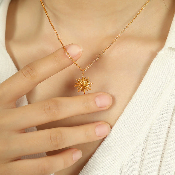 Wholesale Fashion 316L Stainless Steel Necklace With Sun Pendant Electroplated For Women