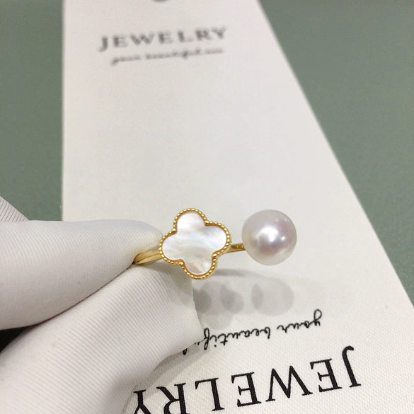 Wholesale Fashion Women's Freshwater Pearl Ring With Natural Seashells And Four Leaf Clover Copper And Gold Design