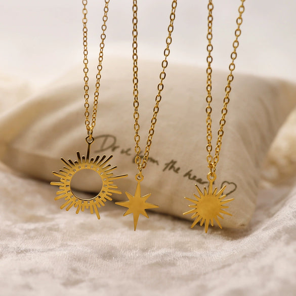 Wholesale Fashion Women's Sixpointed Star Titanium Steel Electroplated Clavicle Chain Necklace