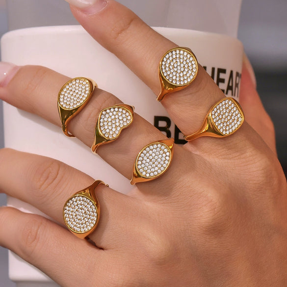 Wholesale Fashionable Casual Opening Love Ring In Stainless Steel With Heart Shape And Geometric Pattern Electroplated 18K Gold For Women