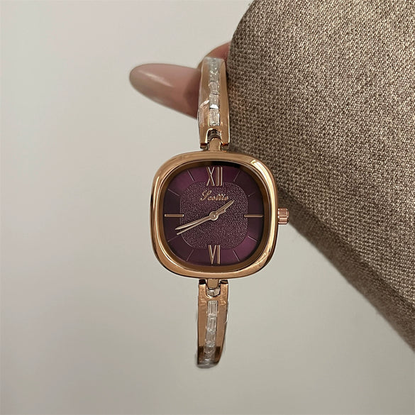 Wholesale Fashionable Diamondencrusted Elegant Square Women's Quartz Watch With Retractable Strap