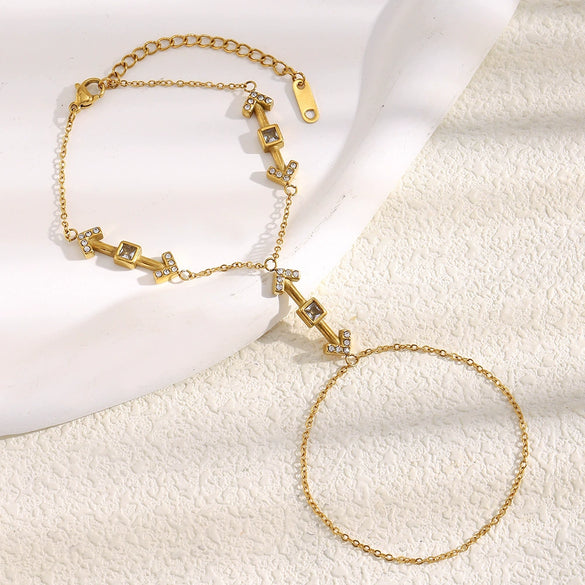 Wholesale Fashionable Elegant Geometric Stainless Steel Electroplated 18K Gold Arrow Finger Chain Set For Women