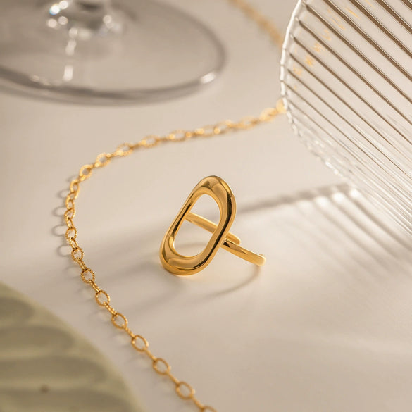 Wholesale Fashionable Hollow Geometric Rectangular Stainless Steel Ring With 18K Gold Electroplating For Women