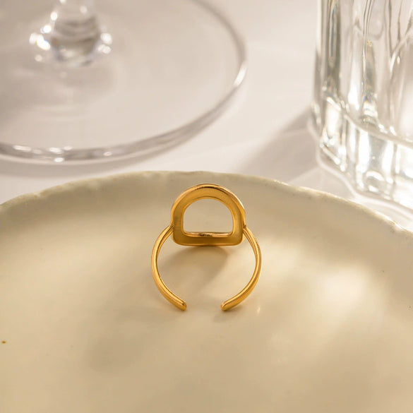 Wholesale Fashionable Hollow Geometric Rectangular Stainless Steel Ring With 18K Gold Electroplating For Women