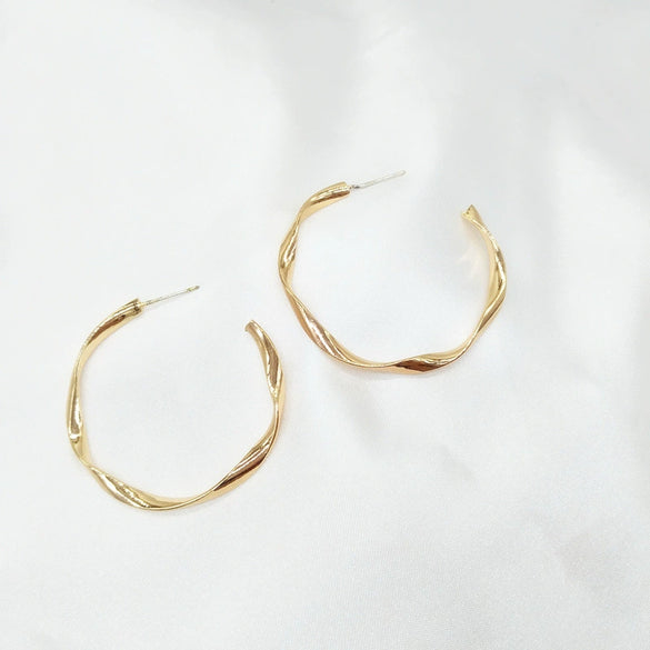 Wholesale Fashionable Light Luxury Niche Temperament Big Ring Earrings Copper Geometric Gold Inlaid