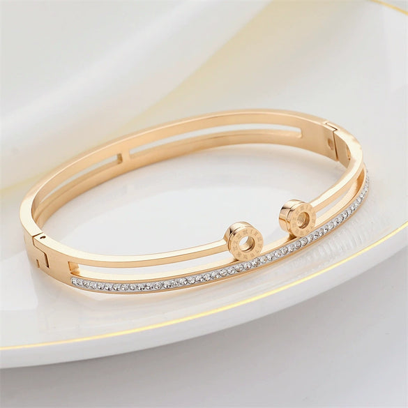 Wholesale Fashionable Personality Simple Versatile Women's Titanium Steel Bracelets With Electroplating Treatment
