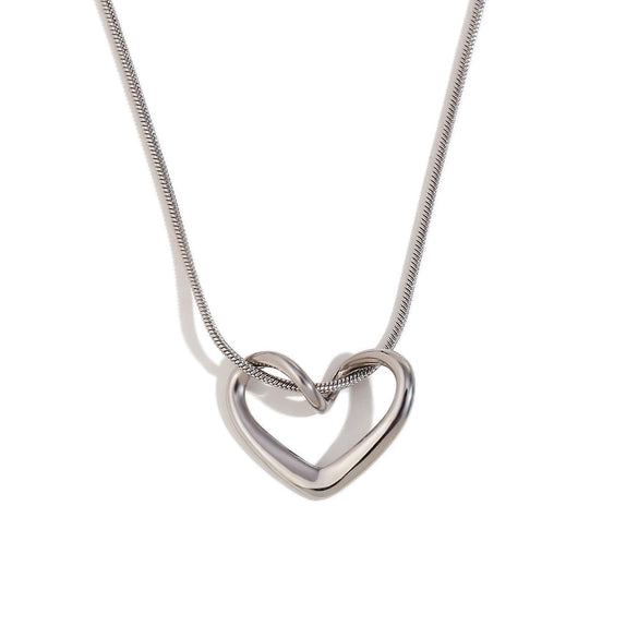 Wholesale Fashionable Stainless Steel Necklace With 18K Gold Plated Snake Chain And Simple Peach Heart Pendant Electroplated Design