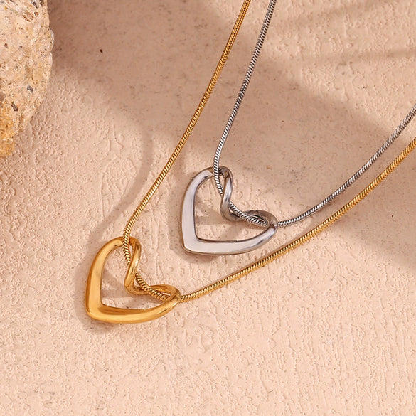 Wholesale Fashionable Stainless Steel Necklace With 18K Gold Plated Snake Chain And Simple Peach Heart Pendant Electroplated Design