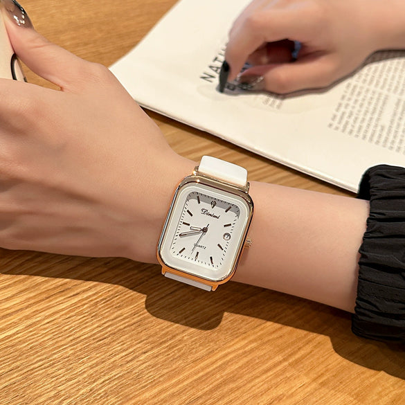 Wholesale Female Leisure Rectangular Quartz Watch With Alloy Case And Silicone Band