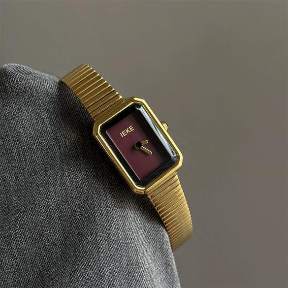Wholesale Female Medieval Style Metal Case Quartz Ankora Red Watch