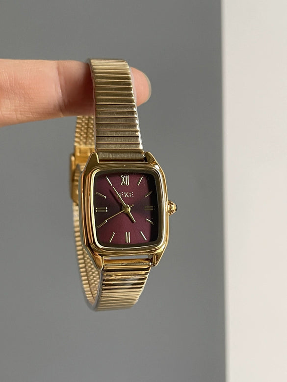 Wholesale Female Medieval Style Metal Case Quartz Ankora Red Watch
