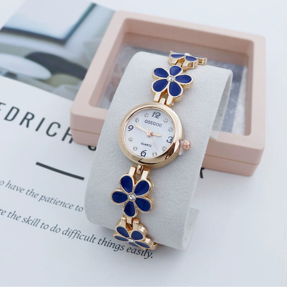 Wholesale Female Student Fashionable Alloy Bracelet Watch With Round Dial And Printed Logo
