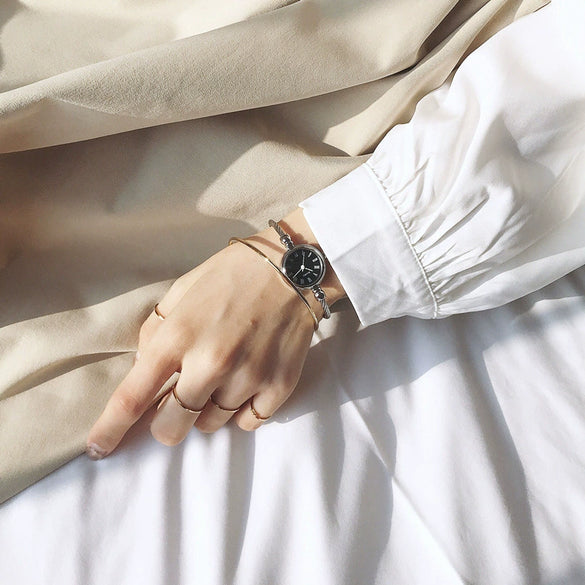 Wholesale Female Student Small Fresh Bracelet Watch Alloy Material Round Dial Printed Logo Literary Retro Style