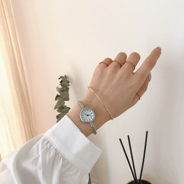 Wholesale Female Student Small Fresh Bracelet Watch Alloy Material Round Dial Printed Logo Literary Retro Style