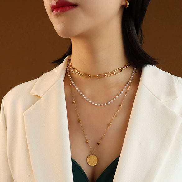 Wholesale Female Threelayer Stacked Pearl Queen Pendant Geometric Titanium Steel Electroplated Choker Clavicle Chain Necklace