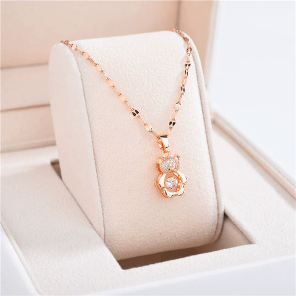 Wholesale Female Titanium Steel Clover Pendant Necklace With Geometric Pattern And Electroplating Treatment Twist Chain