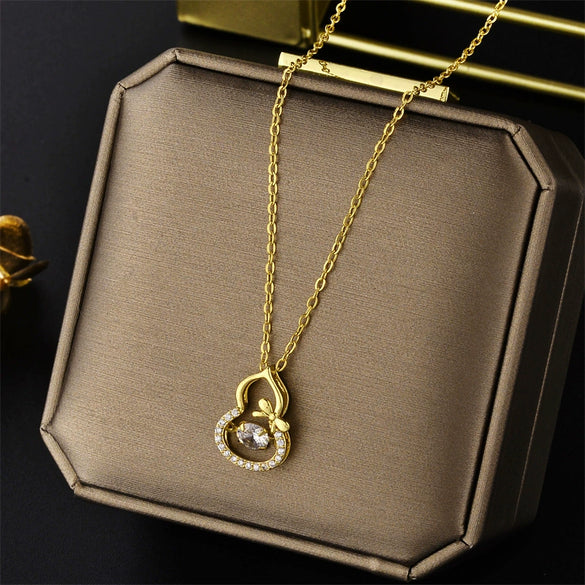 Wholesale Female Titanium Steel Clover Pendant Necklace With Geometric Pattern And Electroplating Treatment Twist Chain
