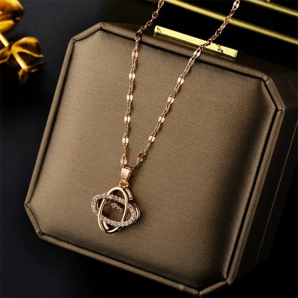 Wholesale Female Titanium Steel Clover Pendant Necklace With Geometric Pattern And Electroplating Treatment Twist Chain