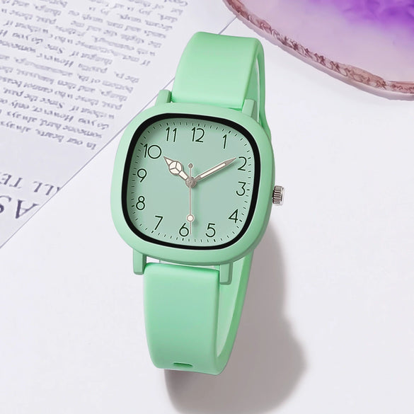 Wholesale Female Watch Alloy Case Silicone Strap Square Dial Retro Preppy Style Casual