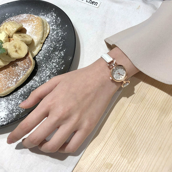 Wholesale Female Watches Alloy Case Imitation Leather Strap Heart And Round Shape Antique Style