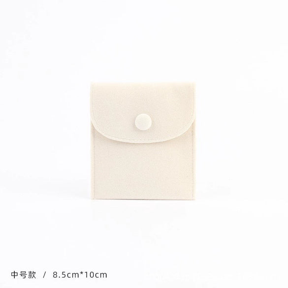 Wholesale Flannel And Velvet Jewelry Storage Bags With Anti Oxidation Buttons And Silk Screen Printing