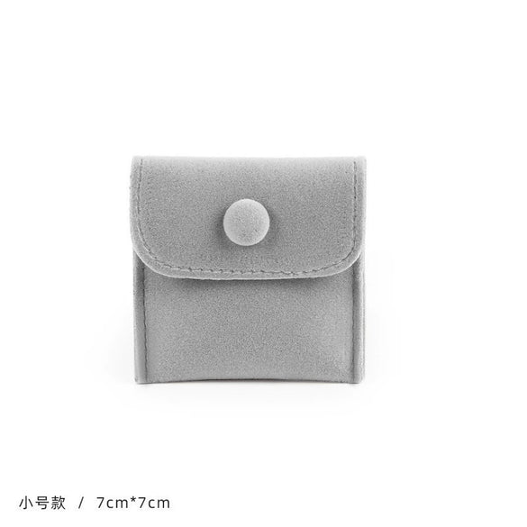 Wholesale Flannel And Velvet Jewelry Storage Bags With Anti Oxidation Buttons And Silk Screen Printing