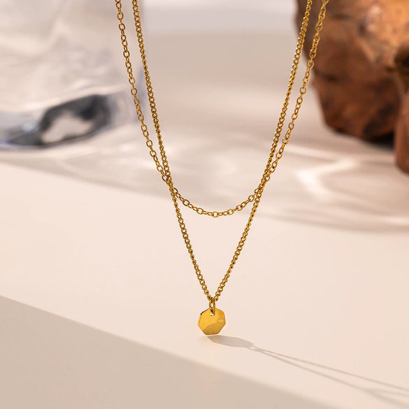 Wholesale Fourleaf Clover Rhombus Sweet And Cool Geometric Style Electroplated 18K Gold Steel Sweater Chain Jewelry For Women