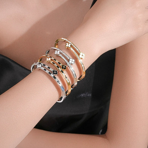 Wholesale Fourleaf Flower Highgrade Titanium Steel Electroplated Diamond Bracelet Light Luxury Allmatch Exquisite And Adjustable