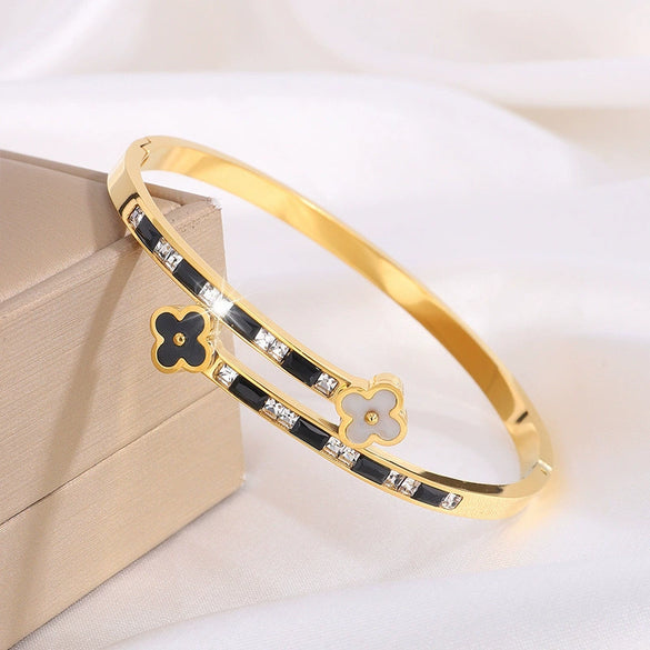 Wholesale Fourleaf Flower Highgrade Titanium Steel Electroplated Diamond Bracelet Light Luxury Allmatch Exquisite And Adjustable