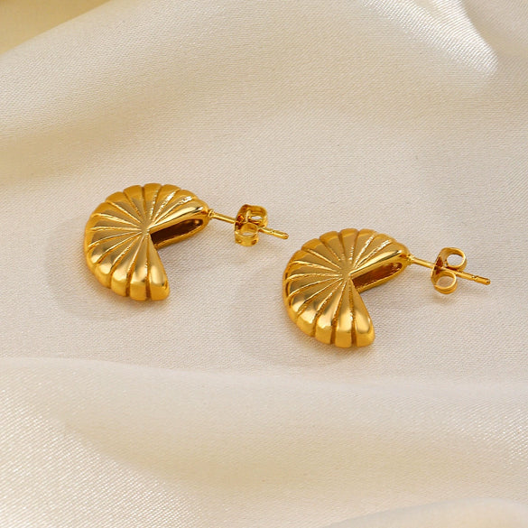 Wholesale French Retro Geometric Semicircle Hollow Stainless Steel 18K Goldplated Women's Earrings