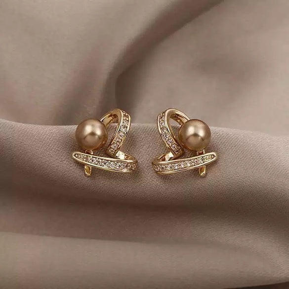 Wholesale French Retro Pearl Earrings With 925 Silver Needles Alloy Material Geometric Pattern And Diamondencrusted Design For Women
