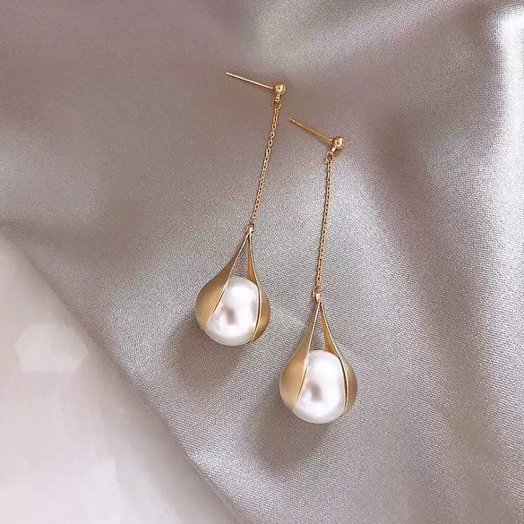 Wholesale French Retro Pearl Earrings With 925 Silver Needles Alloy Material Geometric Pattern And Diamondencrusted Design For Women