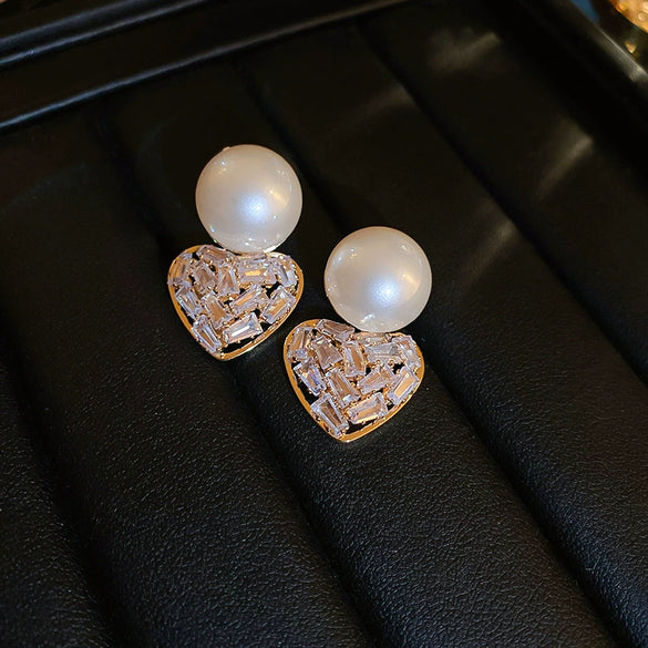 Wholesale French Retro Pearl Earrings With 925 Silver Needles Alloy Material Geometric Pattern And Diamondencrusted Design For Women
