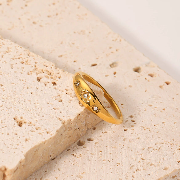 Wholesale French Retro Round Female Titanium Steel Ring Inlaid With White Zircon And Electroplated With 18K Gold Geometric Pattern